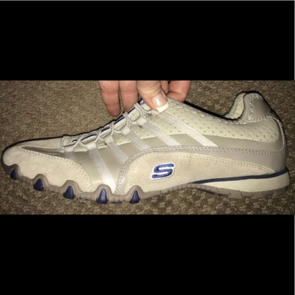 Skechers slip on shoes